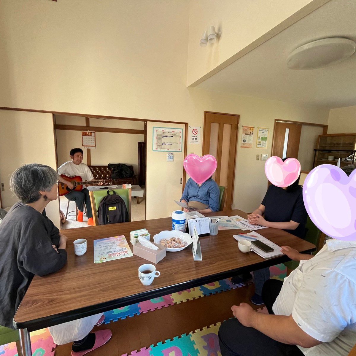 oshuwaratane's tweet photo. 🌱家族茶話会🌱
9/17家族茶話会を開催しました。

お互いの困っている事などを話し合いました。
内容をご紹介します。
・子どもへの声掛けのしかたに悩んでいる
・部屋にこもって外出できない。片付けもできないがどうしたらいい？
・子どもが自立できるか心配

次回ご参加をお待ちいたしております！ https://t.co/NovuMyBamR