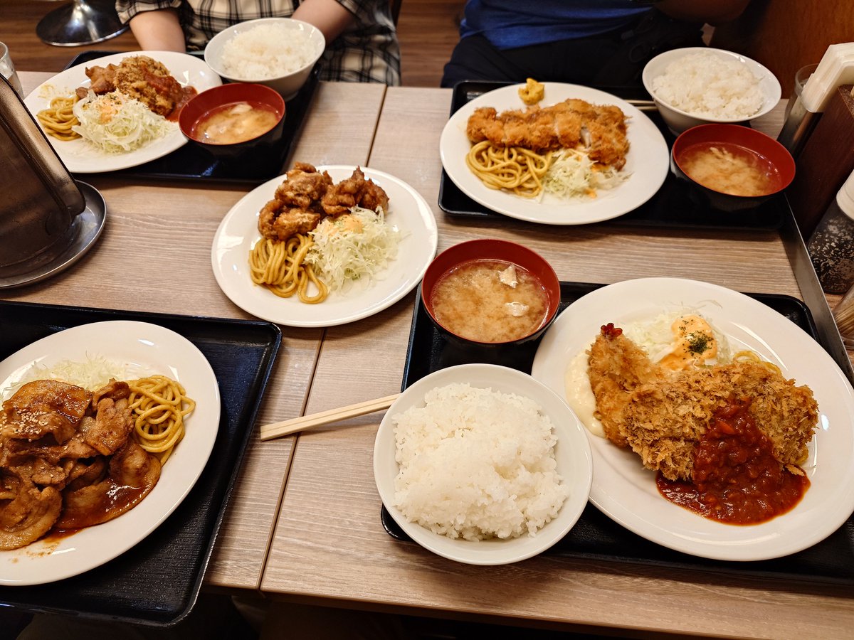 GalleryAkkey's tweet photo. アフターはミトヤという洋食屋さんです。
当スタジオすぐそば！ https://t.co/l1NG5vFfyN