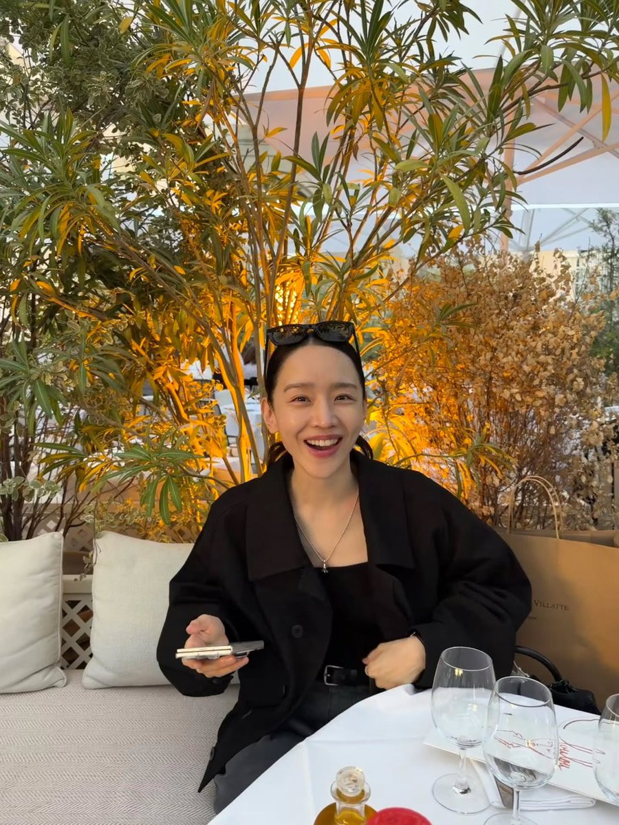 nye_sunbaby's tweet photo. 접시 쇼핑한거 씹쫄뀌 https://t.co/eCeG0HMM2s