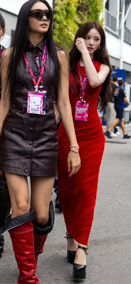 cocochoco_3's tweet photo. อันนะ F1 Singapore GP วันนี้ กูให้นะเว้ย ชีใส่แดงแล้วขึ้นเนาะ แล้วชุดส่งหุ่นชีเว่อร์ https://t.co/YgT6OQHMT2
