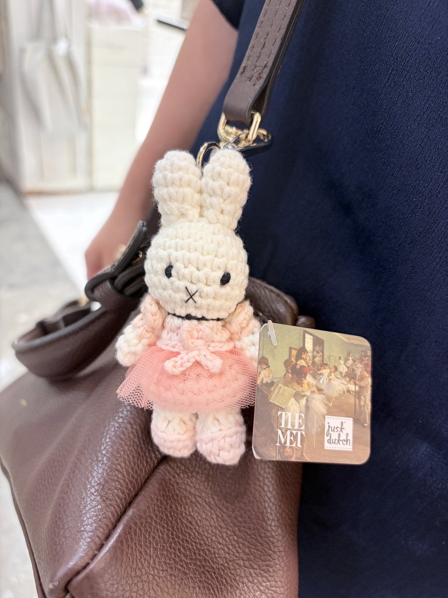bluestardayo's tweet photo. 友とおそろミッフィー🐰🐰
（私はフェルメールの方） https://t.co/lUtWNeeWpD