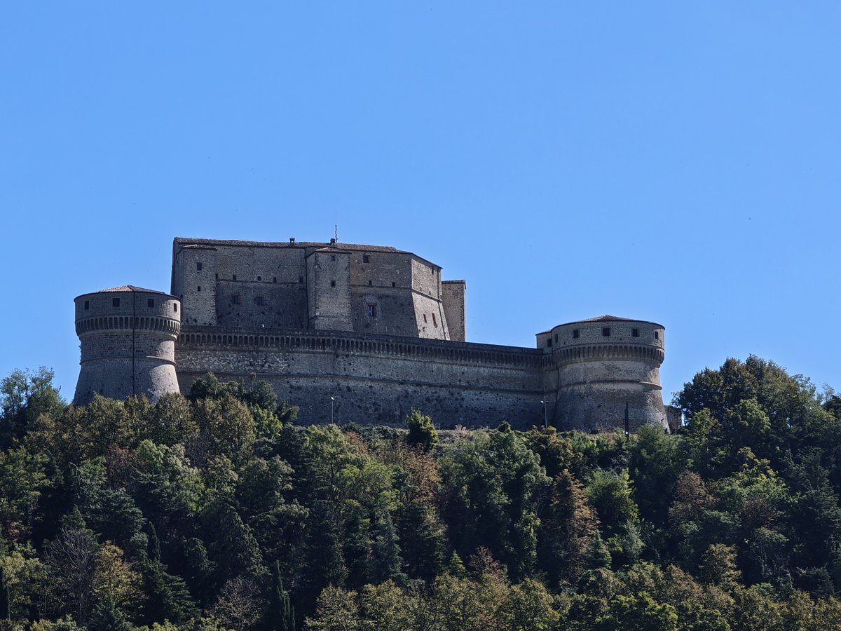 MentalitaMagaz1's tweet photo. Road trip Italy: San Leo

#roadtrip #sanleo #italy #photography #italia https://t.co/cli5wMwUC9