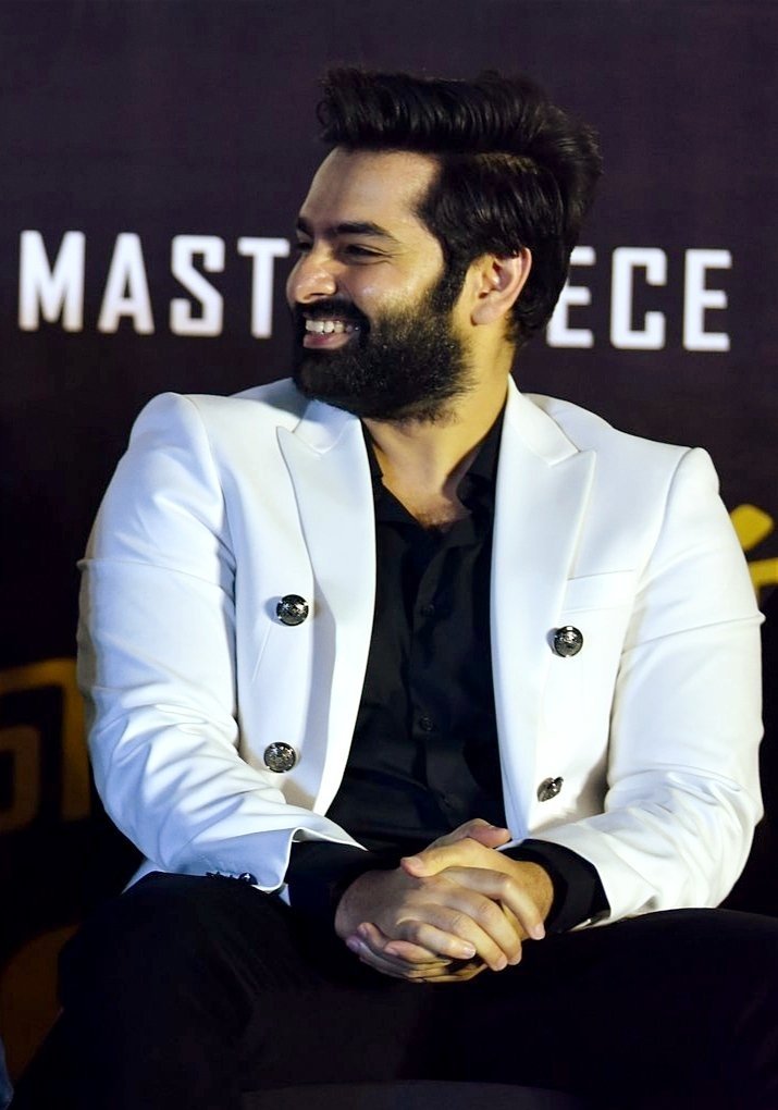 SankarSree3's tweet photo. Don't Release Entry Shot from the movie in Glimpse, Teaser or Trailer @RAMsayz📍
Okappudu Hero Entry elaa untado ane excitement bhale undedi.
This one MUST REACH YOU Boss 🖤 #RAmPOthineni #RAPO23 https://t.co/gwKhO2zHTn