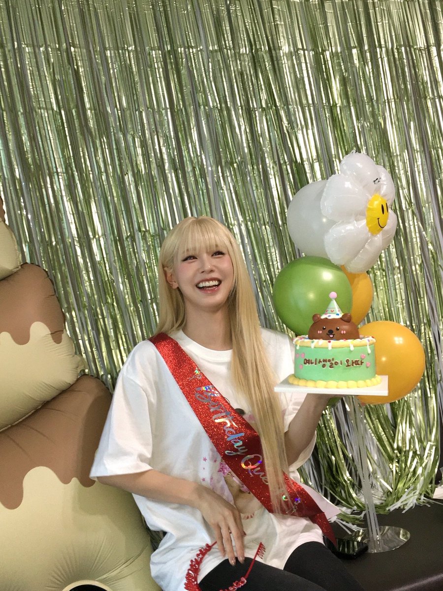 depotCMY's tweet photo. @subGALON Happy birthday onat!! Semogaaa semogiii yaa semua doa baik untukmuu! https://t.co/YpUD14Tym8
