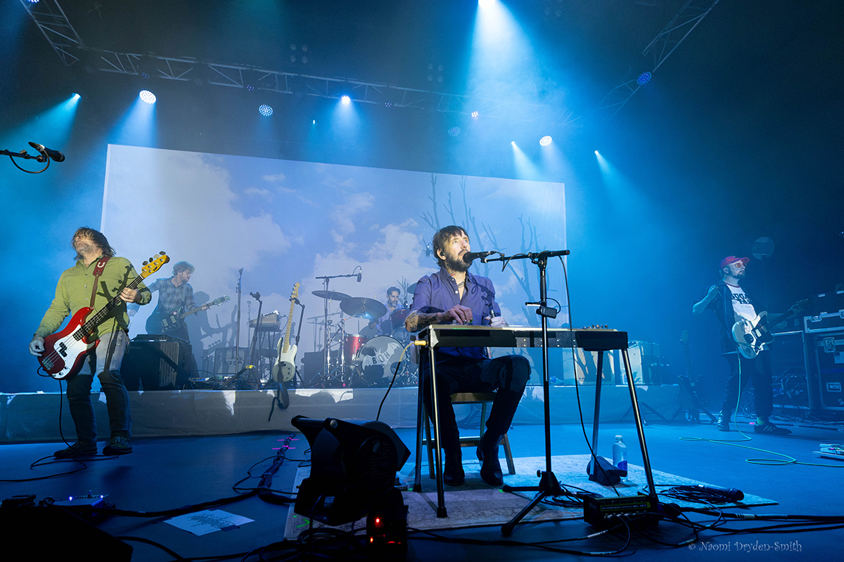 O2SBE's tweet photo. A night of nostalgia and soaring melodies! @bandofhorses returned to #O2ShepherdsBushEmpire for the second time this week on Thursday to celebrate two decades of their much-loved debut, Everything All the Time. 🌙

📸@naomi_dsmith

08.10.2026 O2 Shepherd's Bush Empire https://t.co/YbW7upwF5p