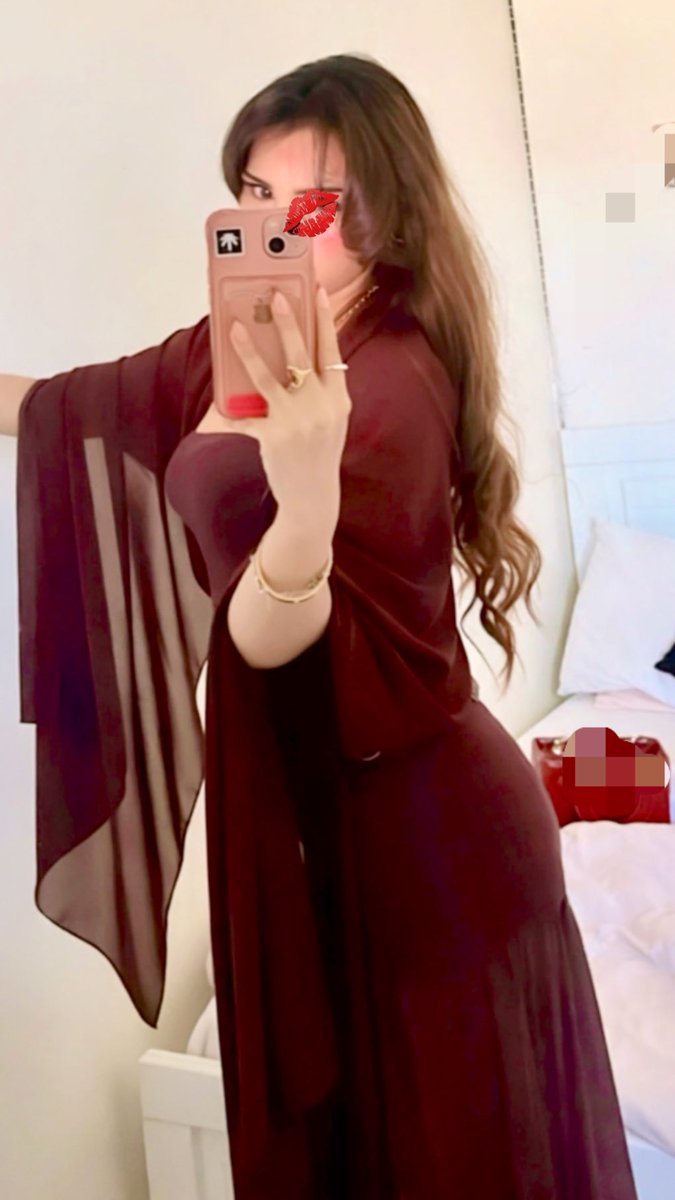 77opse's tweet photo. Girl in red https://t.co/3DOBaL1Nv0