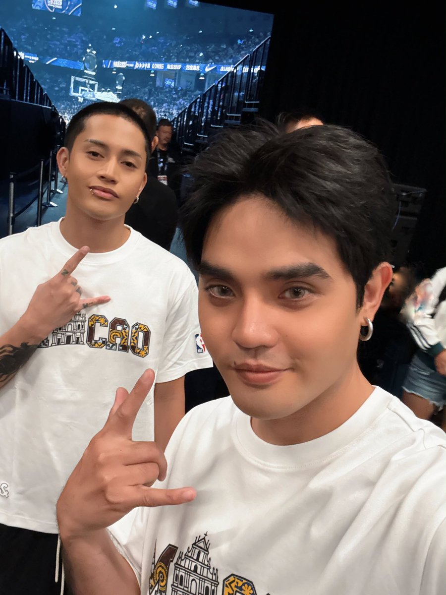 dirtych4i_'s tweet photo. naiwan si tell HWKSHWHWHAHAH https://t.co/TiWD4vsL91