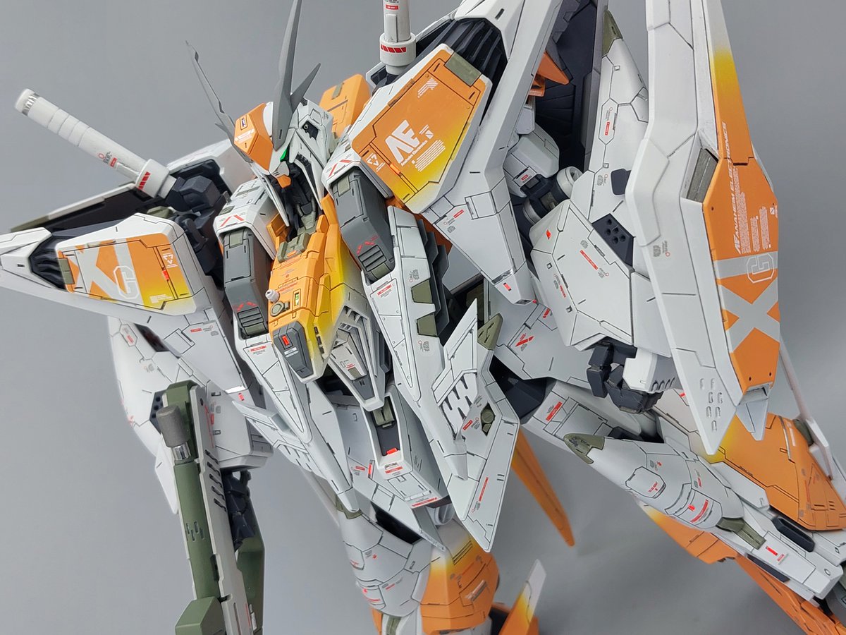dagored00's tweet photo. 今回のΞガンダム、あえて普段よりも多めのディテール入れてみました
アンテナやメカディテールも足してみたり、少しだけ90年代後半風 https://t.co/3IDr6a8IcH