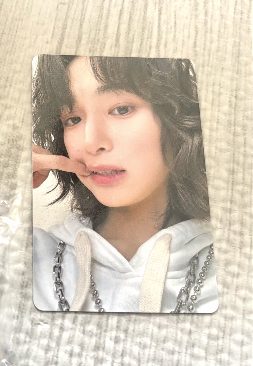 issa_72yu's tweet photo. @kt_trhk 検索から失礼致します🙇🏻‍♀️

ファンミトレカ小野、杉山所持しております。
こちら2枚と柳谷の交換は可能でしょうか？

ご検討よろしくお願い致します🙇🏻‍♀️ https://t.co/WO9dmc1DN0
