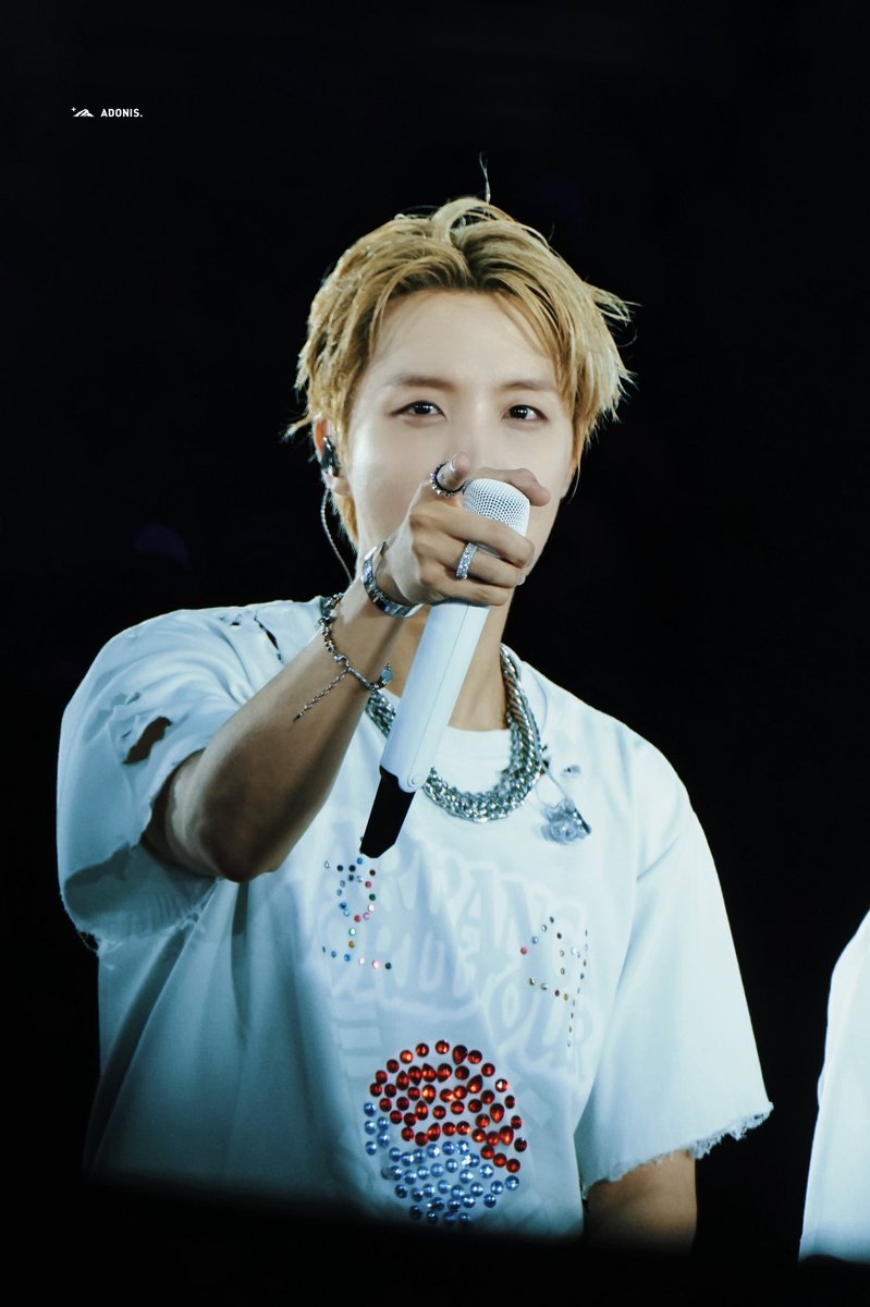 Adonis_Hoseok's tweet photo. 261009 BTS WORLD TOUR ‘ARIRANG’ in LIMA
👋
#제이홉 #정호석 
#JHOPE #ジェイホープ 
#BTS #방탄소년단 
@BTS_twt https://t.co/9nwt2KzhVa