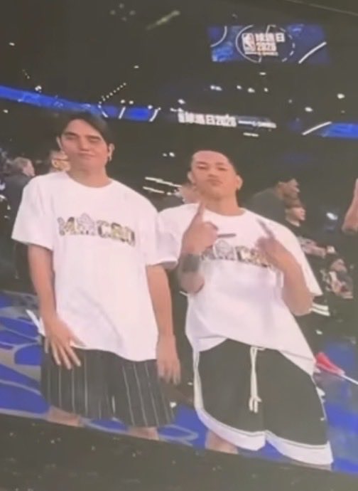 caprikenszn's tweet photo. may ayuda from courtside spectator na si jahsten HHAHAHAHHA https://t.co/2PcluAYgLb