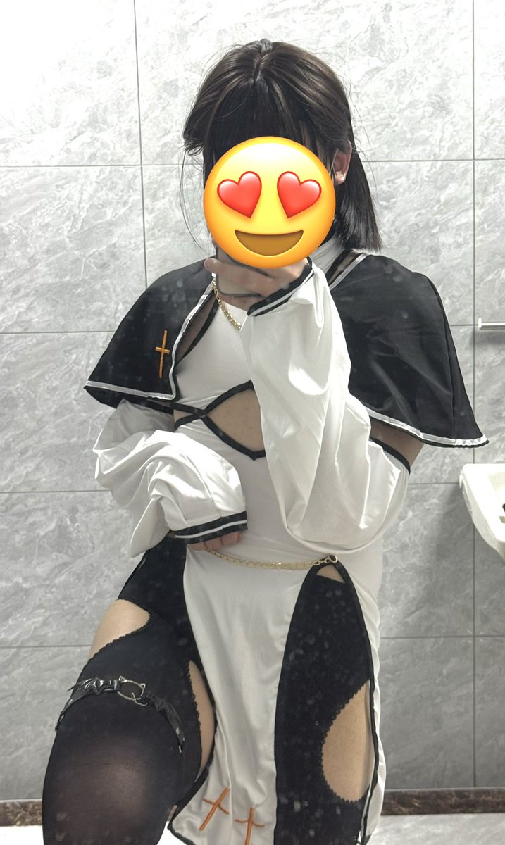 Uu1xm's tweet photo. 新人小男娘第一次在公共厕所拍的 https://t.co/BQ7qUNerbL