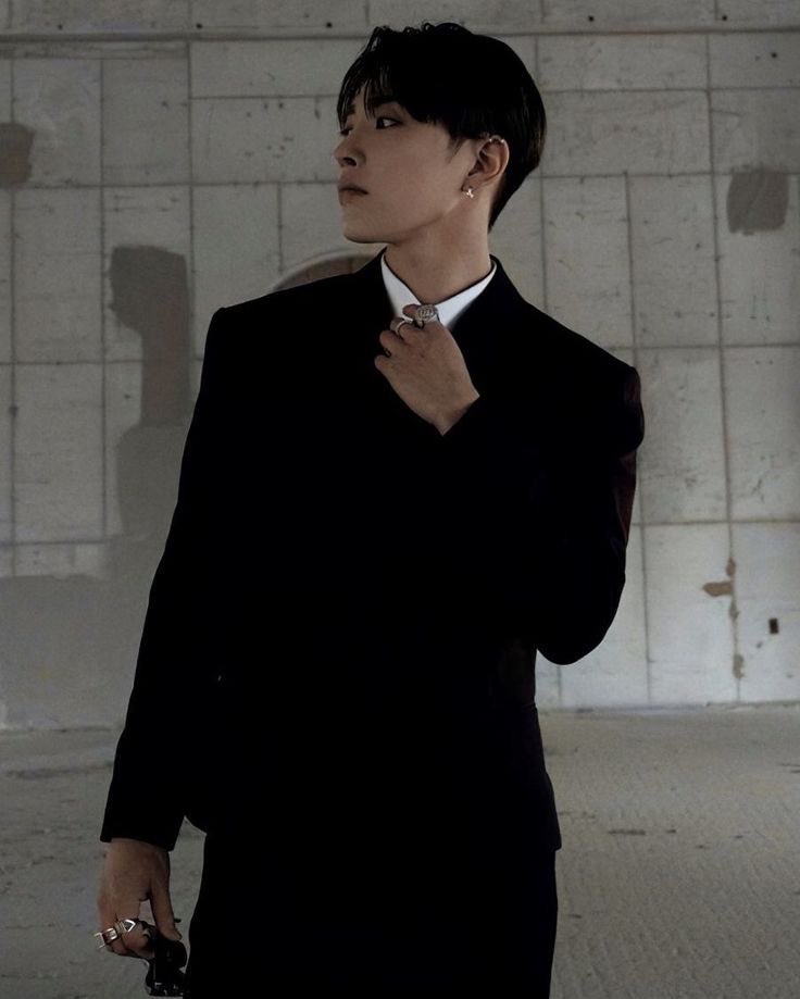 ejqejqw's tweet photo. 홍중이가 남자로 보여요... https://t.co/cErmDn8ilW