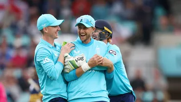 Clutchsportsz's tweet photo. 🚨 ENGLAND SQUAD ARRIVAL FOR ODI TRI-SERIES!
England’s 16-member squad is set to land in Islamabad on October 15 for the upcoming ODI tri-series featuring Pakistan and South Africa!
#CricketTwitter #ENGvPAK #TriSeries #PakistanCricket #EnglandCricket https://t.co/knXRkDQ39d