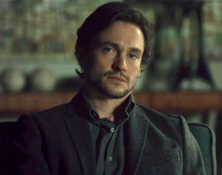 gayosterone's tweet photo. hi, here to remind you that will graham was dressing like a clown but when he wanted to jump hanni's bones, he bought some pretty clothes and got all dolled up for him ^⁠^ https://t.co/9zxZzzYv1b