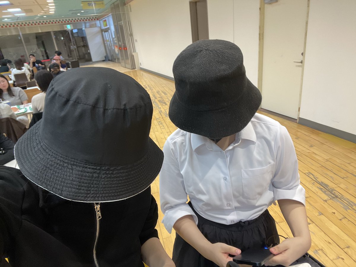ruru_cosp's tweet photo. 離脱〜‼️隣のバケツ→@77__se0620 
前の不審者→@0tocha_ https://t.co/Y6immm5xMS