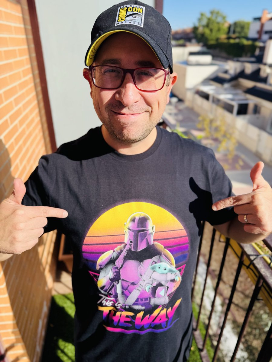 VicWallaceStark's tweet photo. ¡De estreno 👕! Me encanta el toque ochentero…This is the way https://t.co/C2xYr0TgUO