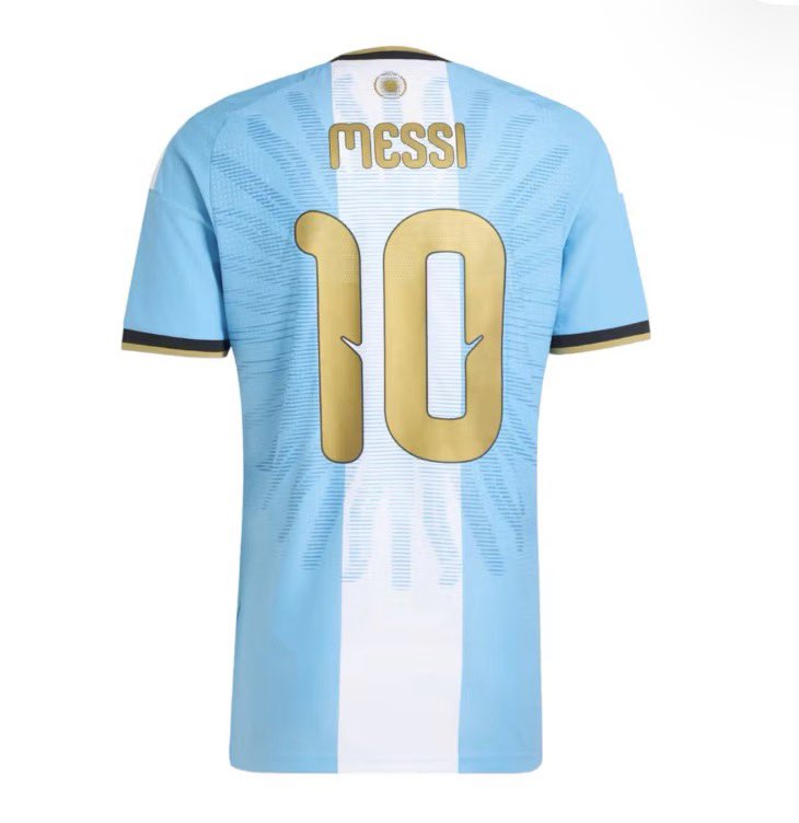 Messi_knowledge's tweet photo. 🚨🚨🚨
ball knowledgeから
皆様にお知らせです📢

サッカー理解者の皆様
いつもありがとうございます😘

神メッシのユニがなかなか手に入らないと
たくさんのDMやコメントをいただくので

皆様への日頃の感謝をこめて
サッカーの神メッシの引退
アルゼンチン代表ユニ🐐
　(オーセンティック)
を抽選で1名様にプレゼント🎁します

【応募方法】
① @Messi_knowledge をフォロー
② この投稿にいいね
③ この投稿をリポスト

【応募期間】
10月18日 (日)23:59まで

※あまりにもbklのことが好きすぎて
フォローしてるロナウドが史上最高🤓
とか勘違いしてるあまりにも頭のいかれた
サッカー見たことないアホペナ信は
もちろん対象外❌ですので
ご了承ください🤣🤣🤣🤣🤣

※神メッシが史上最高だと悟ってるが
ロナウドの方が好きだというロナ信さんは
もちろん対象です⭕️