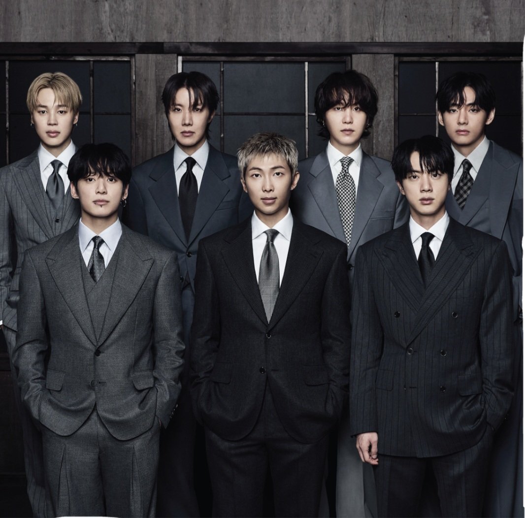 akiracxjm's tweet photo. the category is ugliest album cover by kpop act https://t.co/lZ89R6dJcz