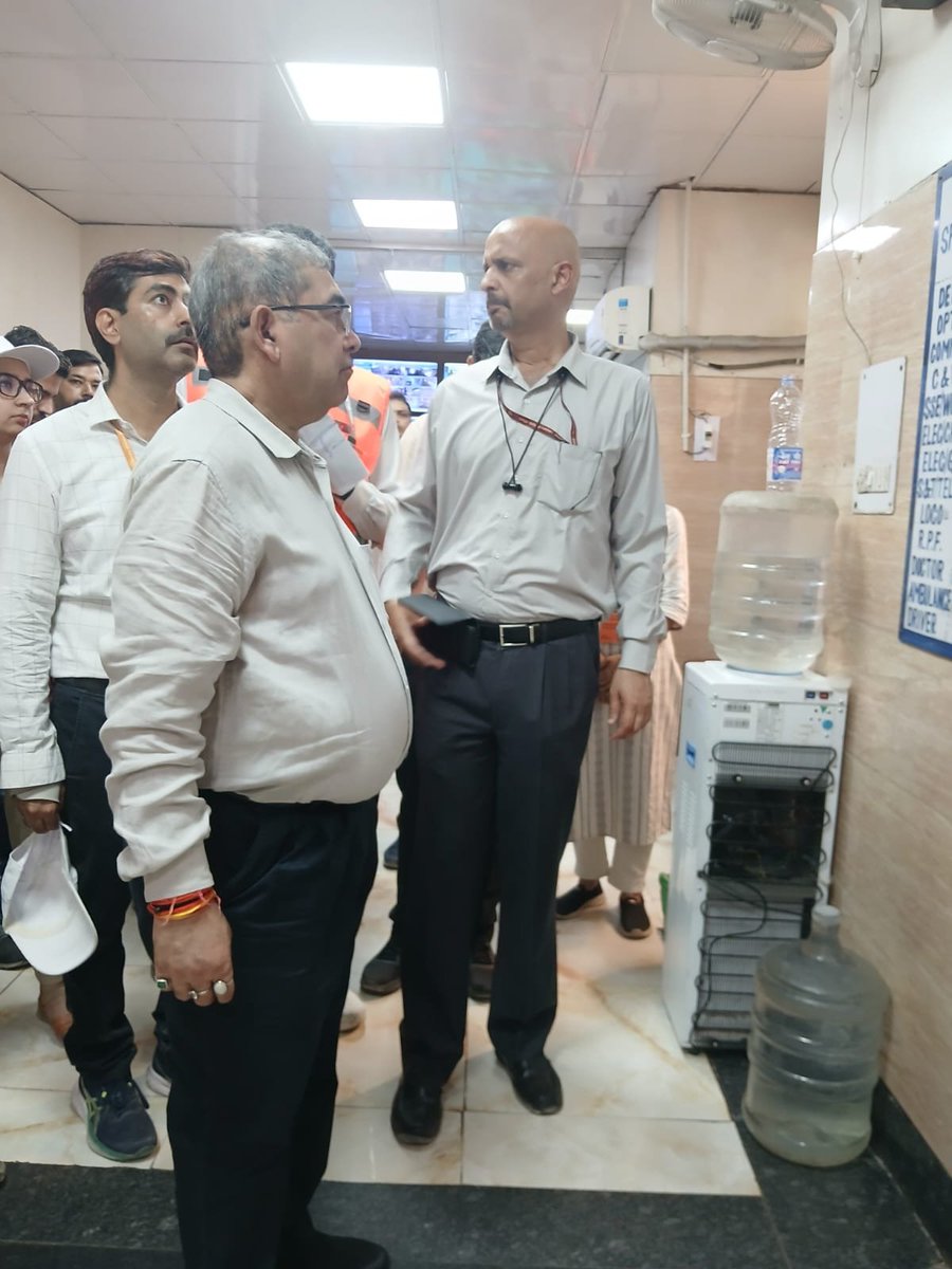 RailwayNorthern's tweet photo. Paving the way for a seamless transit network. 

Shri Rajesh Kumar Pandey, General Manager, Northern Railway visited the New Delhi Railway Station to review ongoing redevelopment work. His inspection was focused on accelerating project milestones, upgrading passenger amenities, and ensuring high standards of safety and efficiency as the station transforms into a modern, state-of-the-art transit hub.
