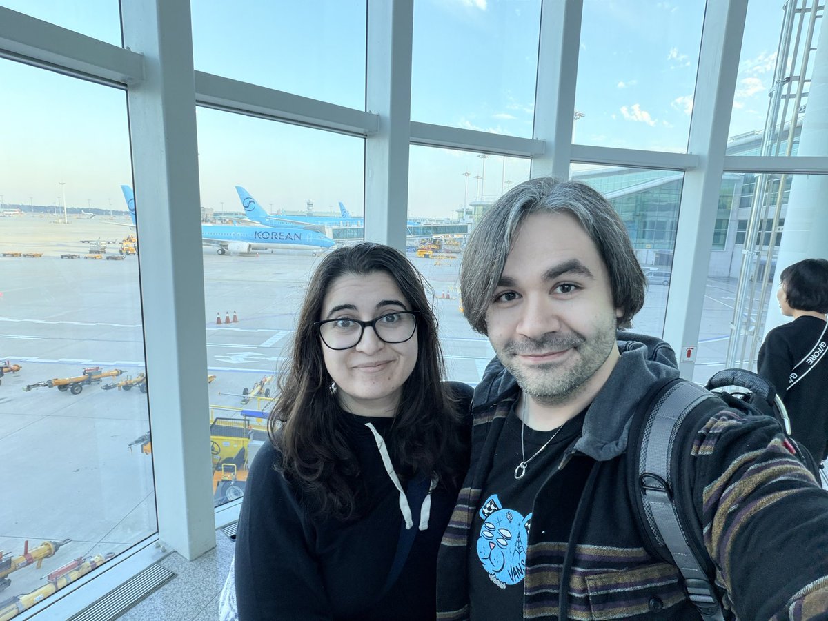 CapsLockKeyon's tweet photo. ARRIVED! The plane was in eternal 14 hour daylight as the earth spun below us. https://t.co/9r89hGTyNw