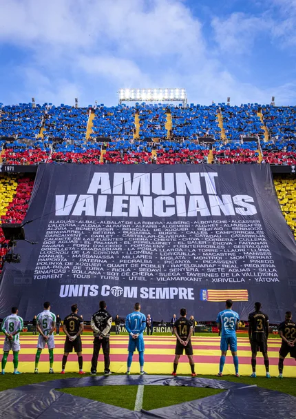 JLara_2's tweet photo. @AdrianECF1923 Viva siempre España. https://t.co/VICNOcfEqR