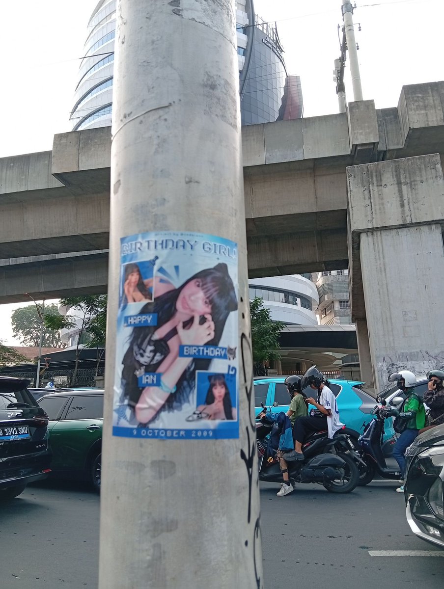 codeiann's tweet photo. buat yang kebetulan malming di daerah Blok M, jangan lupa sekalian hunting Street Poster project kita ya! Posternya udah terpasang di beberapa titik nih!

📍deket halte kejaksaan agung (arah tamlit)
📍luar area tamlit (arah pintu F MRT blok M)

kindly tag me if you find any <3 https://t.co/MwjMOQ5mym
