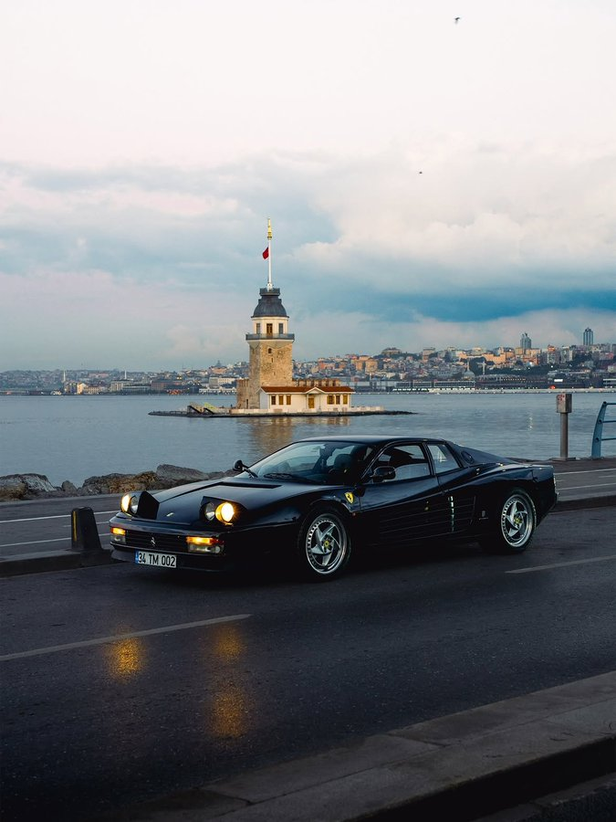 omeLuxe's tweet photo. Ferrari Testarossa https://t.co/yEWBhyWwph
