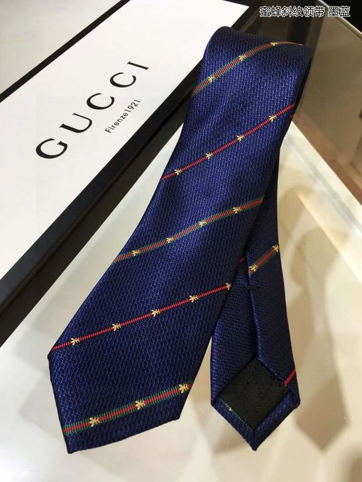 omeLuxe's tweet photo. Which of your ties is more aesthetic? https://t.co/XKR06iGNjV