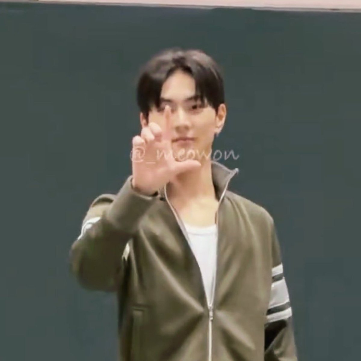 acervowonie's tweet photo. 🚨Jungwon mandou avisar que dia 25 é LULA https://t.co/DnWL1uuHxW