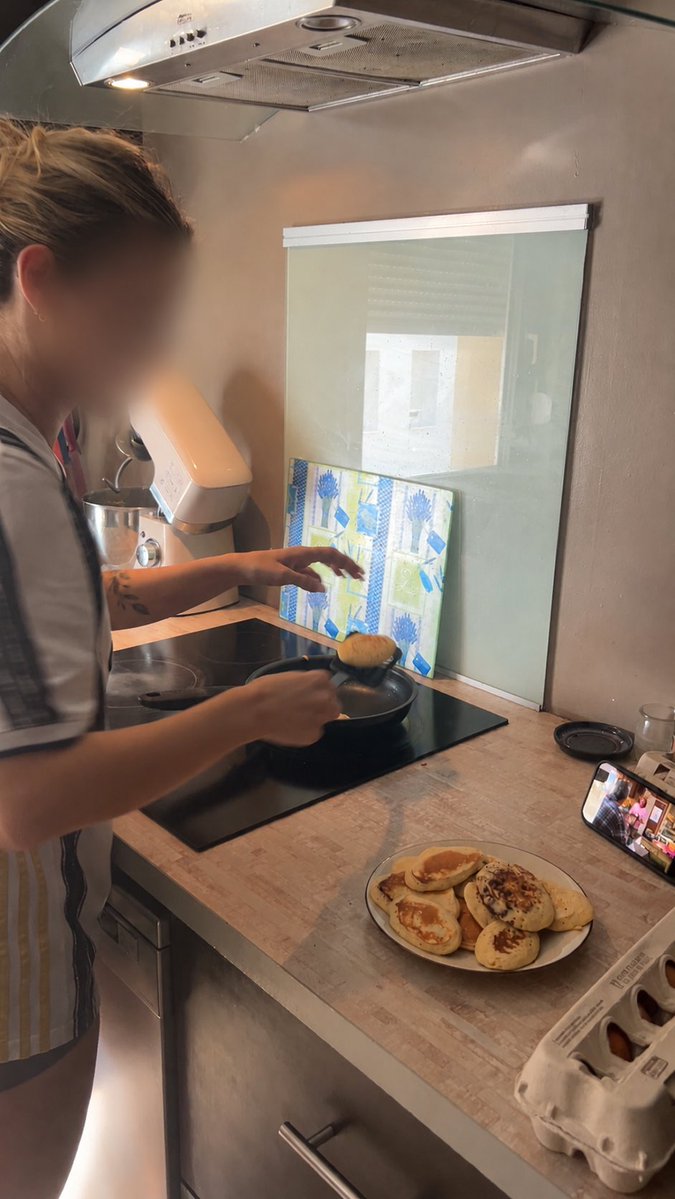 MasterMY04's tweet photo. She’s making me breakfast bunch of looser
#moneyslave https://t.co/5eetVXVHII