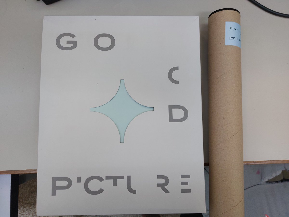 tolanew4's tweet photo. ได้รับ photobook และ poster เรียบร้อยค่ะ แพ็คมาดีมาก กล่องใหญ่สุด จัดส่งรวดเร็วค่ะ
#rwromi https://t.co/iAC2AcYlJO