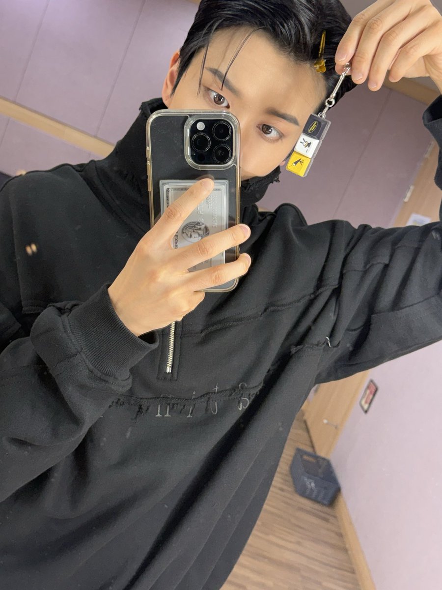 BAP_Youngjae's tweet photo. 그제야허 https://t.co/Sd5LhL05tT
