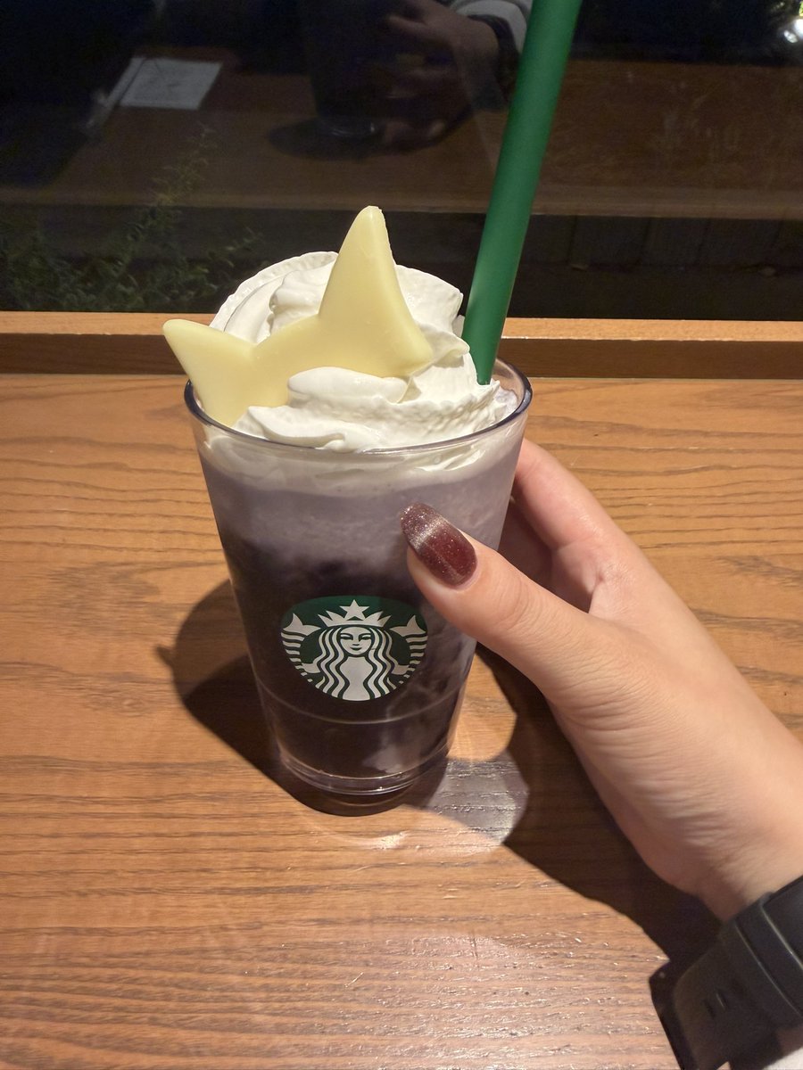 dagjgpag7250's tweet photo. 宝塚インターで高速バスおりて
千葉から車で来てる妹に拾ってもらう予定が、
出るのが遅くなったらしくだいぶ待たないと
いけなくなったから、
30分かけて歩いてスタバ来た😈 https://t.co/yXJnh5JU5C