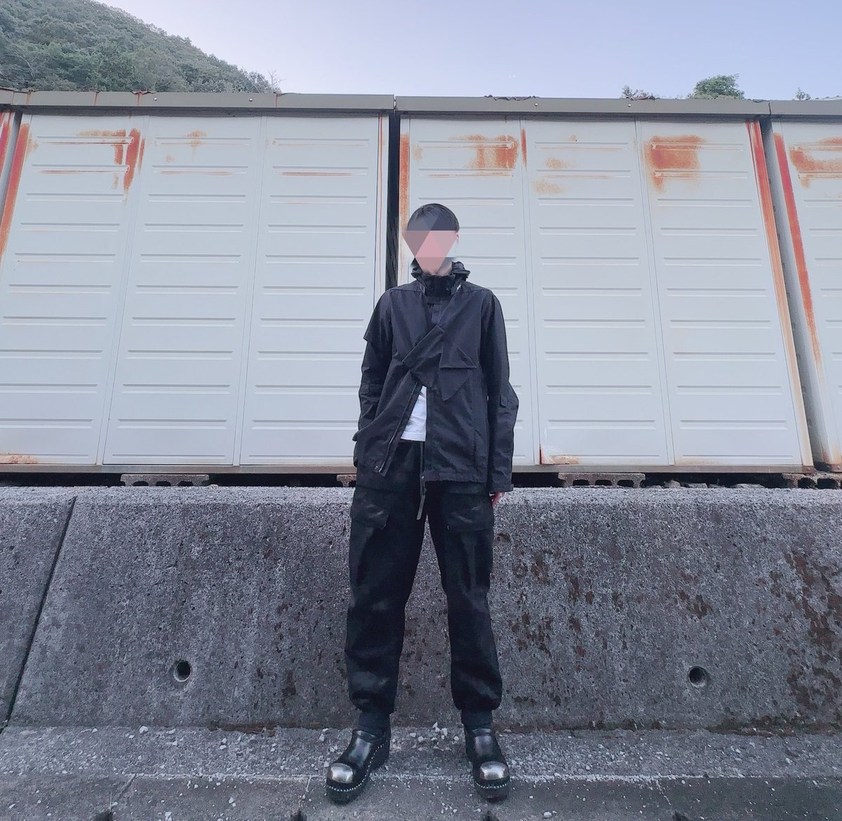 shiragiku3's tweet photo. ジャケットはまだ暑かった。ほぼスリング状態。
夕方なら着れるね。 https://t.co/05zFQHxWr4