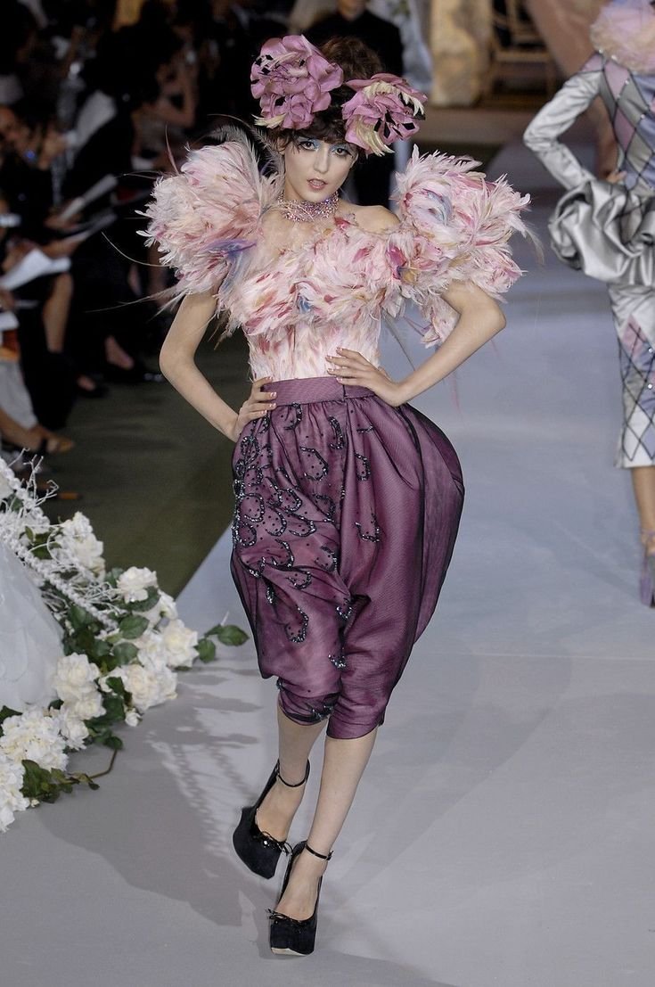 ___chitrogolpo's tweet photo. Dior Haute Couture Fall/Winter 2007 https://t.co/GrfuCSgpzD
