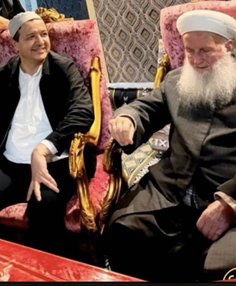 Hz_Yusuff's tweet photo. @mahmutarikansp Tarikatlar tek seyi seviyor.Siyasi lider transferlerini.Bu yolla karu gibi zenginlestiler! https://t.co/RIINL1DhjW