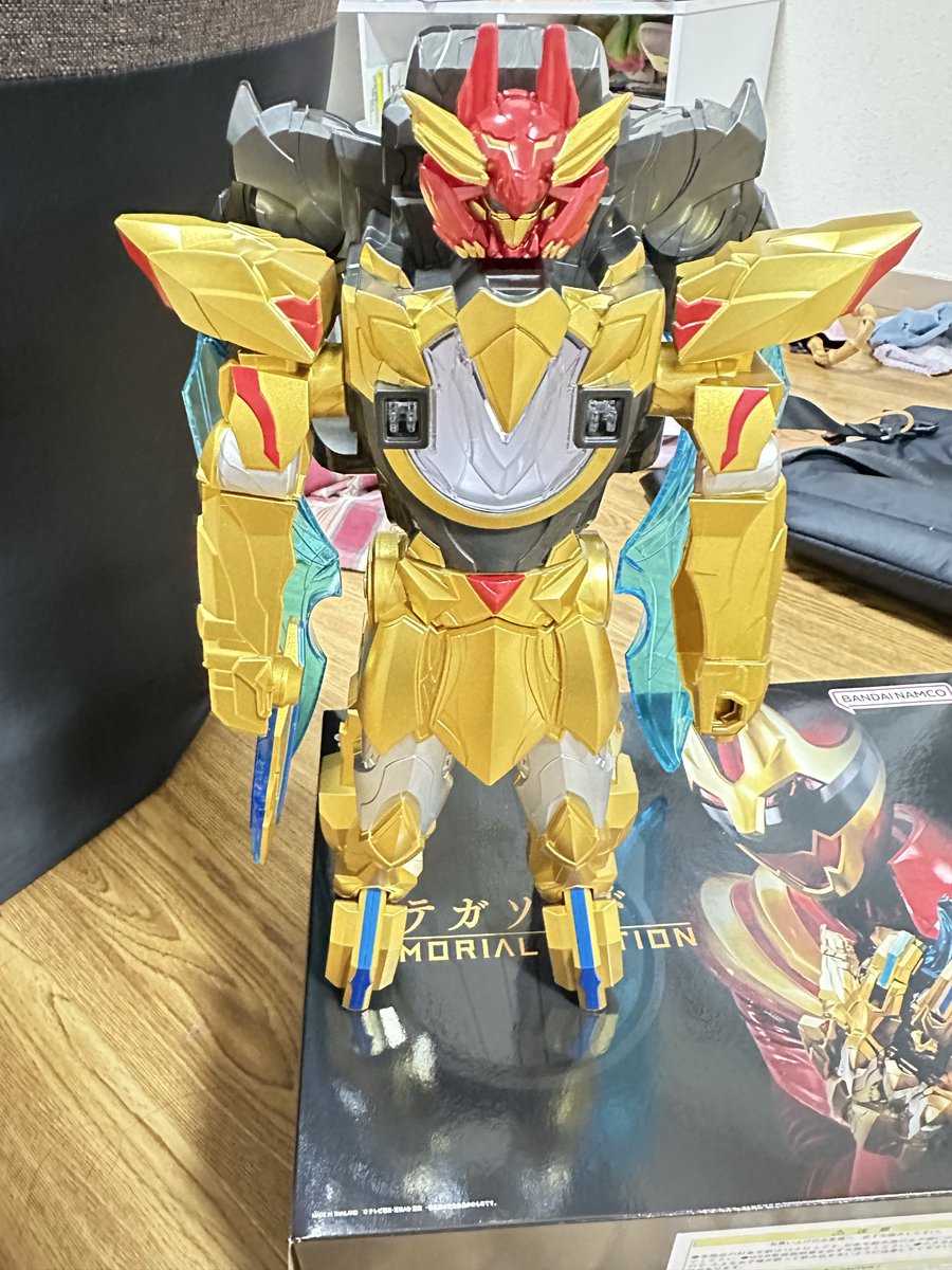 Inuka_Kitune's tweet photo. #ゴジュウジャー
デカいのがバンダイから来ました。
えぇそうです。テガソードメモリアルエディションです。
本来8月に到着予定で2か月以上遅れた誕生日プレゼントですはい。
評判の割にそこまで悪くないと思うのが正直な感想。
もう少し届くの先だと思ってたよ。 https://t.co/3rxvclEp0u