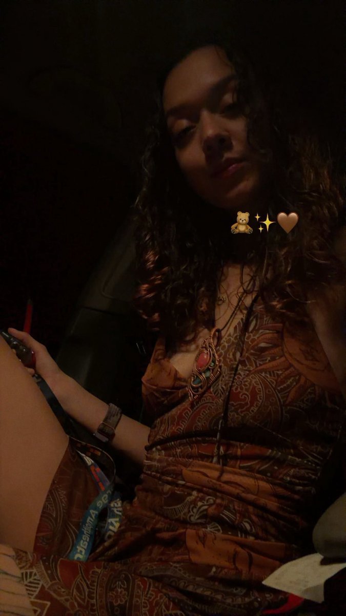 ThinkingNessie's tweet photo. i love me🦉🖤 https://t.co/mZyHCSInjy