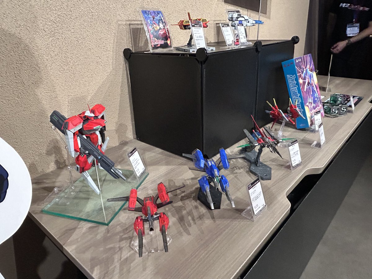M2_game's tweet photo. 展示コーナーでは、ツイセキマテリアル様（@tuisekimode）のガレージキットを展示中！
『デビルブレイド リブート』の自機「シャイニング」に加え、弊社『戦刃アレスタ』の村雨も？！
ご来場の皆様、ぜひご覧になってください。

#M2STG弩感謝祭 #M2STG10周年 https://t.co/mjT2HtE8mL