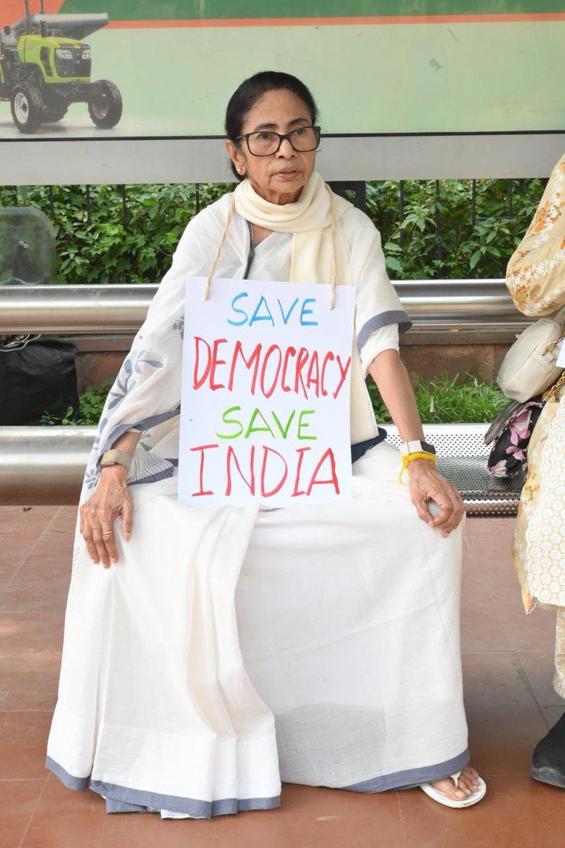 ABRAPOLU's tweet photo. October10 made memorable 
Inquilab Zindabad!
Even #IndiraGandhi during Emergency didn’t do like this
#NarendraModi dreaded with IndianGenZ
Made NationalCapital, Disturbed Area
#Dipke_Dass_Janka from a plane,
Neha at Dilli Haat, Rathi at Gurugram, TusharGandhi in Mumbai &amp; several https://t.co/lD5vlRohk1