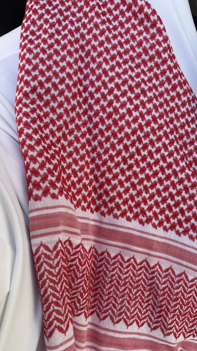 ayedh91's tweet photo. @sayyargcc شماغي هذا راميه في السياره من يوم شريته بس البسه و ارجعه ف السياره و من المغسلة للسياره ما قد دخل دولاب  مرت عليه الشمس كل يوم و لا تغير و لا صار له شيء 
شكراً على جودة صناعتكم و ان دل دل على مصداقيتكم 👍🏻 https://t.co/KUdvIkhWn3