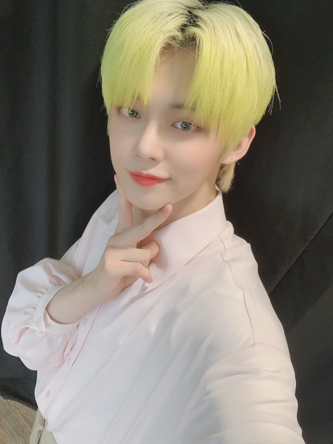 ocyeanely's tweet photo. quiero decir que tener un poco de la presencia de #prǝttyʼrëminiscǝnce es que yo me adapto a ello, a sentirme igual de bonita con lo increible que es poder #𝔖äy请𝔖ing𝐥ǝ.

𝕪e’r𝕚m ’𝑠  a  𓋰   ׁ ⫶   𝓹uᵯa https://t.co/VSVpvEWHZF