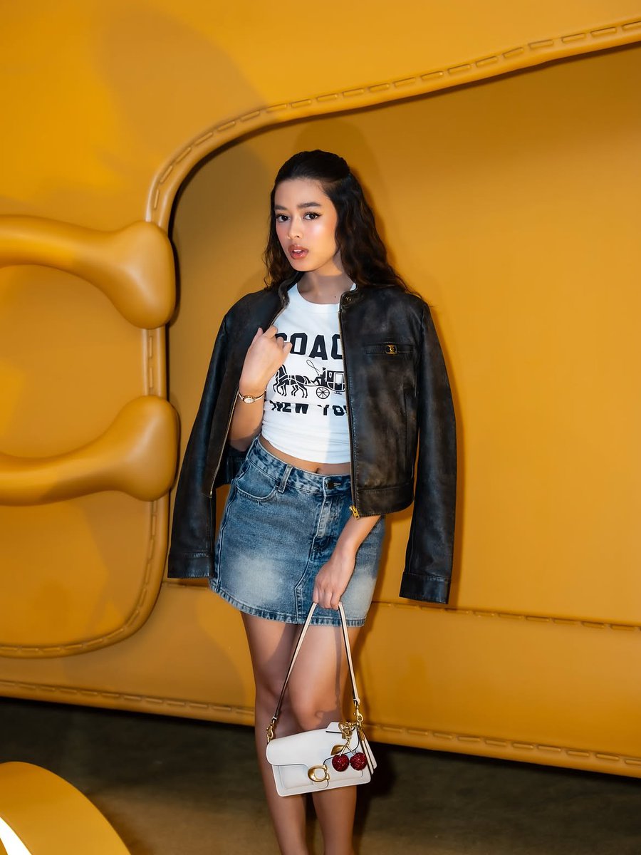 TwinTwinTwik's tweet photo. Aqeela Aza Calista X Coach

📢 Ramaikn di IG AqeelaCalista
https://t.co/WK7DMsiqMi
(like,komen positif,repost &amp; share)

/@coach
/@kanmogroup.fashion
#coachNY
#coachIndonesia https://t.co/h6COoeyTDd