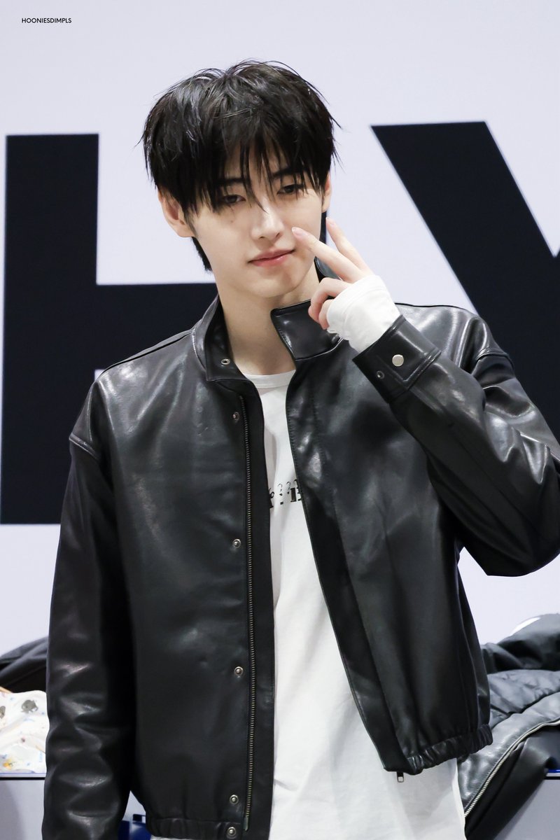hooniesdimpIs tweet picture