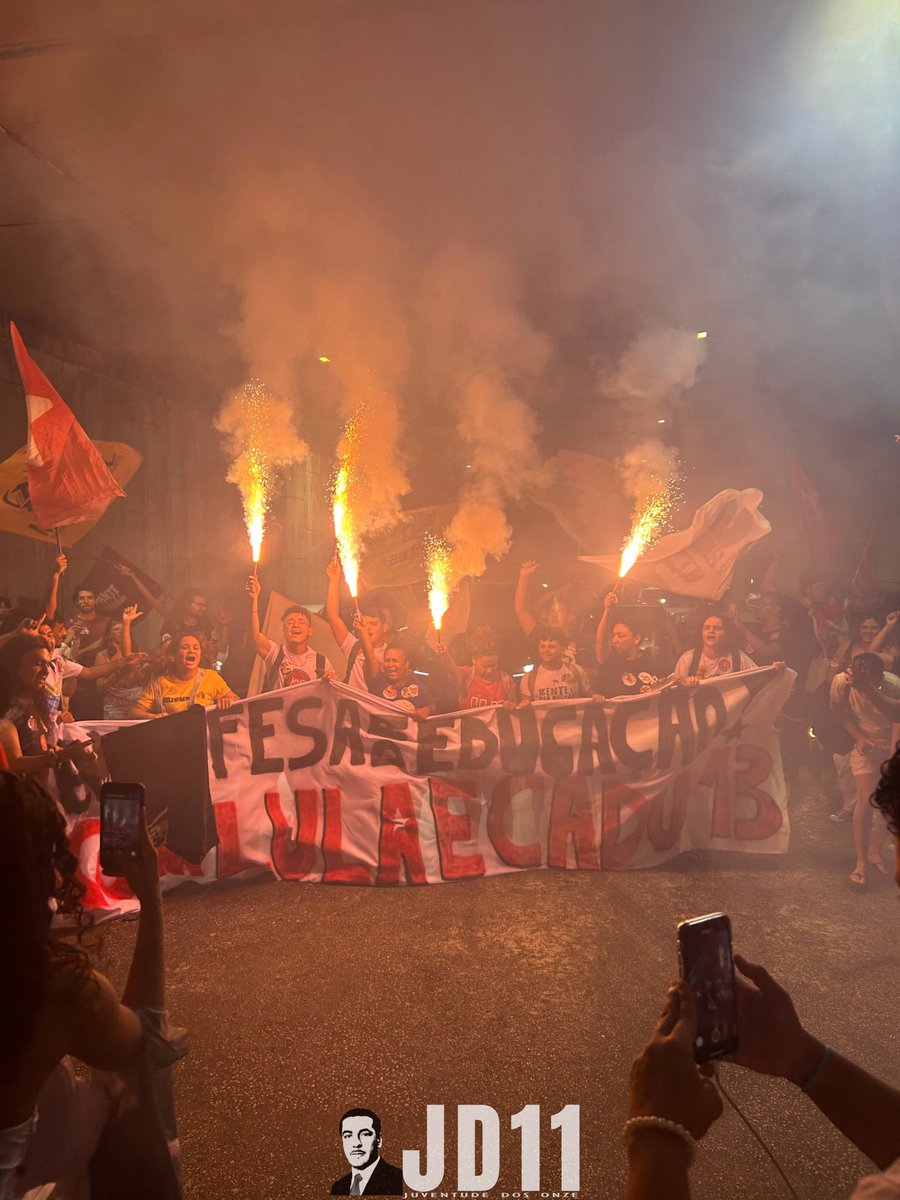 urielzito9's tweet photo. Trabalhador!!!! Olha pra cá, eu tô na rua pro seu filho estudar!!!!
📍juventude dos onze presente https://t.co/snJN1XqiqE