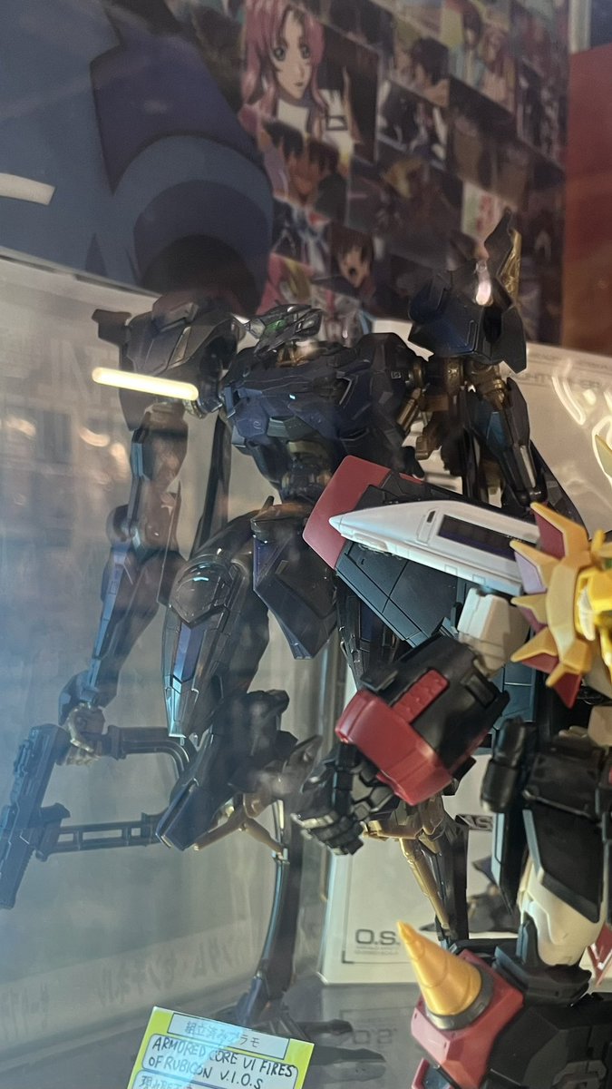 ioio_tail's tweet photo. この前行ったガンダムに紛れてスティールヘイズがいらっしゃって二度見したもの！
撮影可能タイプの中古屋さん見ると楽しくなっちゃって… https://t.co/d1j3lq4A6H