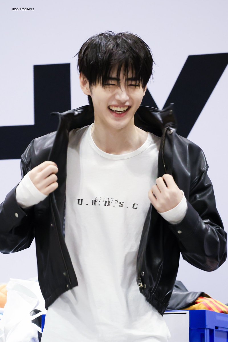 shoonheree's tweet photo. I hope life always gives you reasons to smile, my little bunny sunghoonie 🫳🏻🤍 https://t.co/TG7vOOWKmt