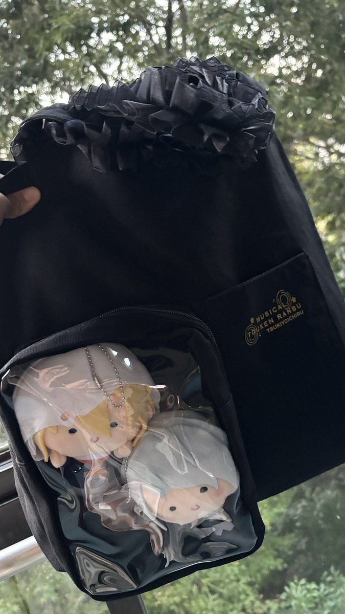 BlauKn's tweet photo. ネットで売り切れてたバック買えて嬉しいー！
ぬいが2体もはいるの嬉しすぎる
大容量で使いやすいしありがてぇ〜 https://t.co/WnhkCESsX9