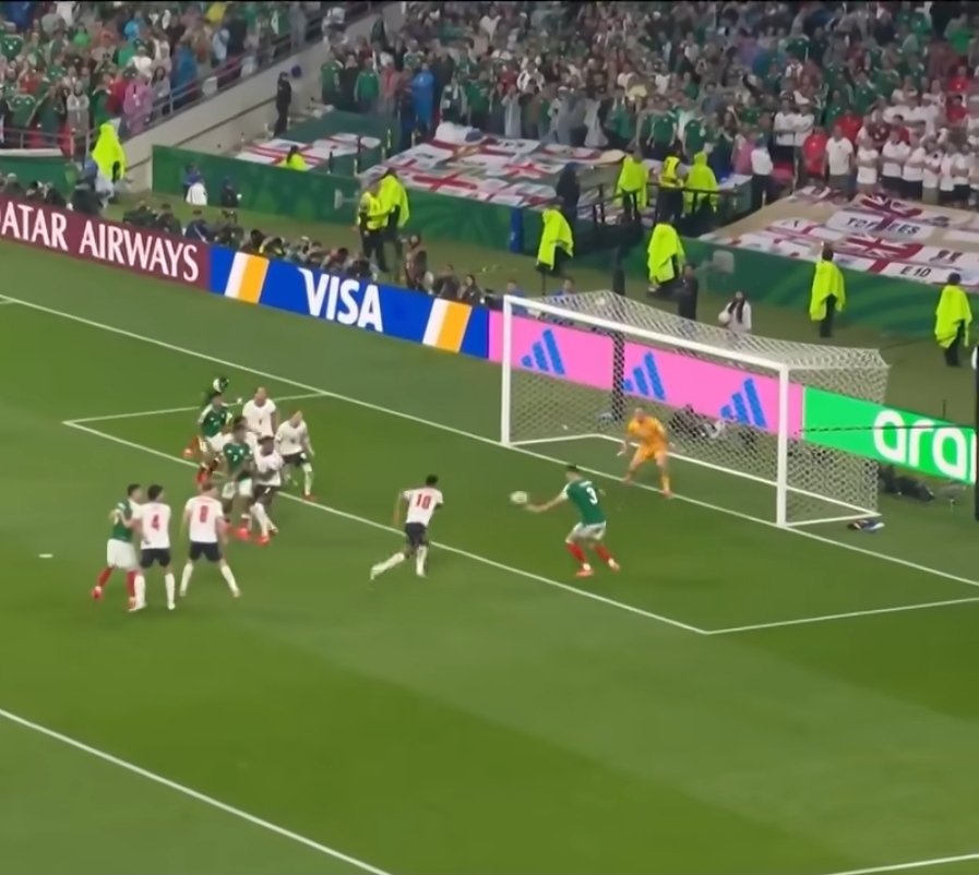 Amechurubusco's tweet photo. A mí qué me importa lo que haga en la URRS, Martín. Con la Selección Mexicana tuvo una idéntica en la Copa del Mundo y la falló. https://t.co/NtK72FZXEc
